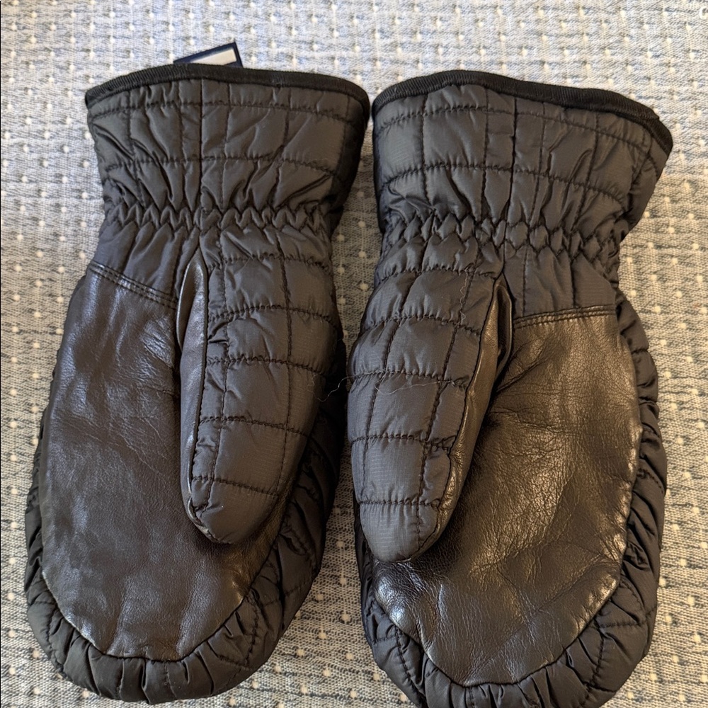 Hestra Black Quilted Moon Mittens